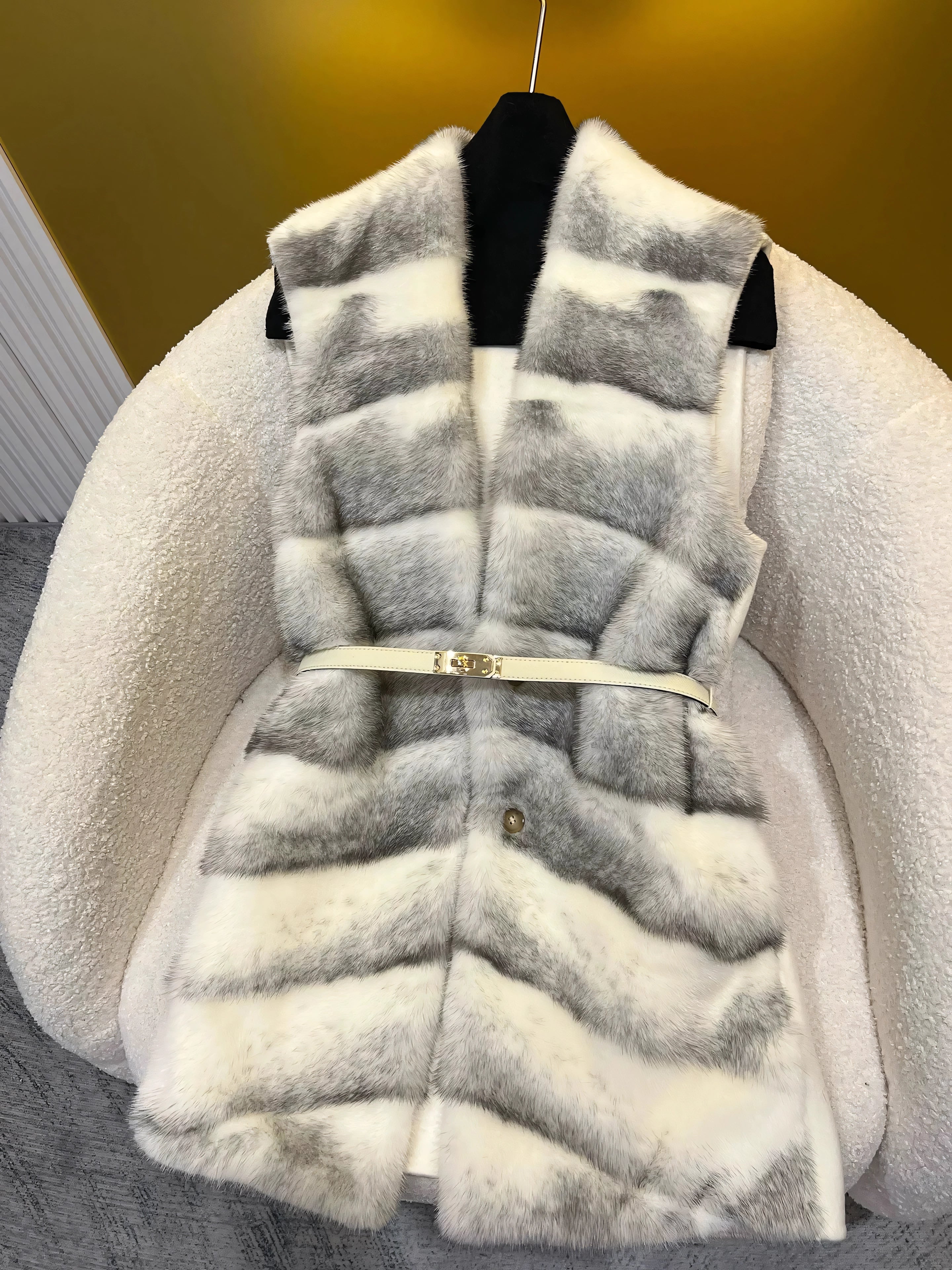 Pure cashmere and mink reversible vest