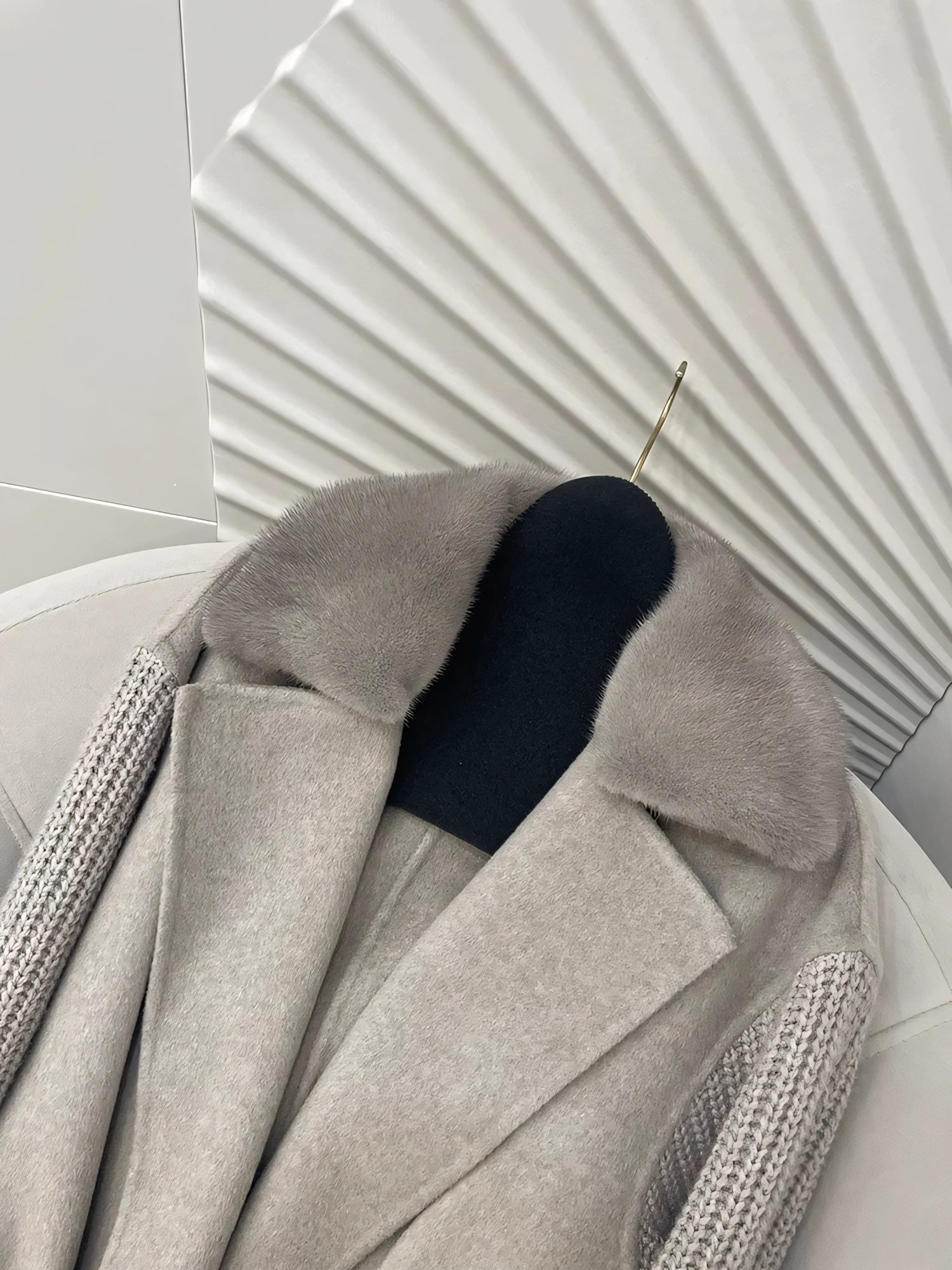 Long cashmere coat with mink fur