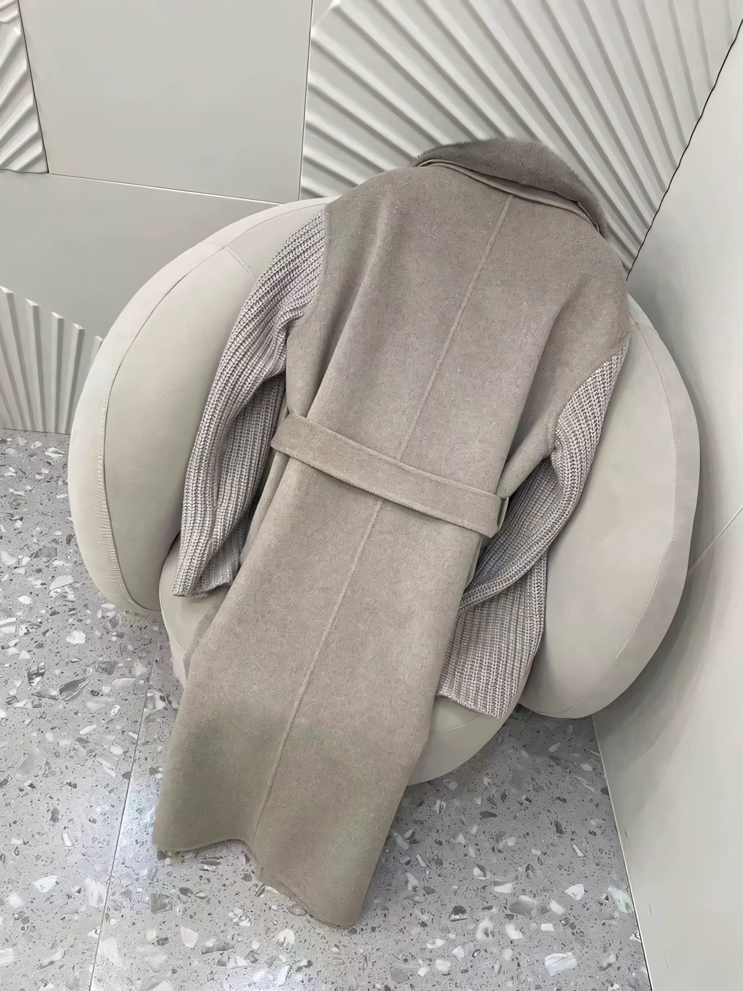 Long cashmere coat with mink fur