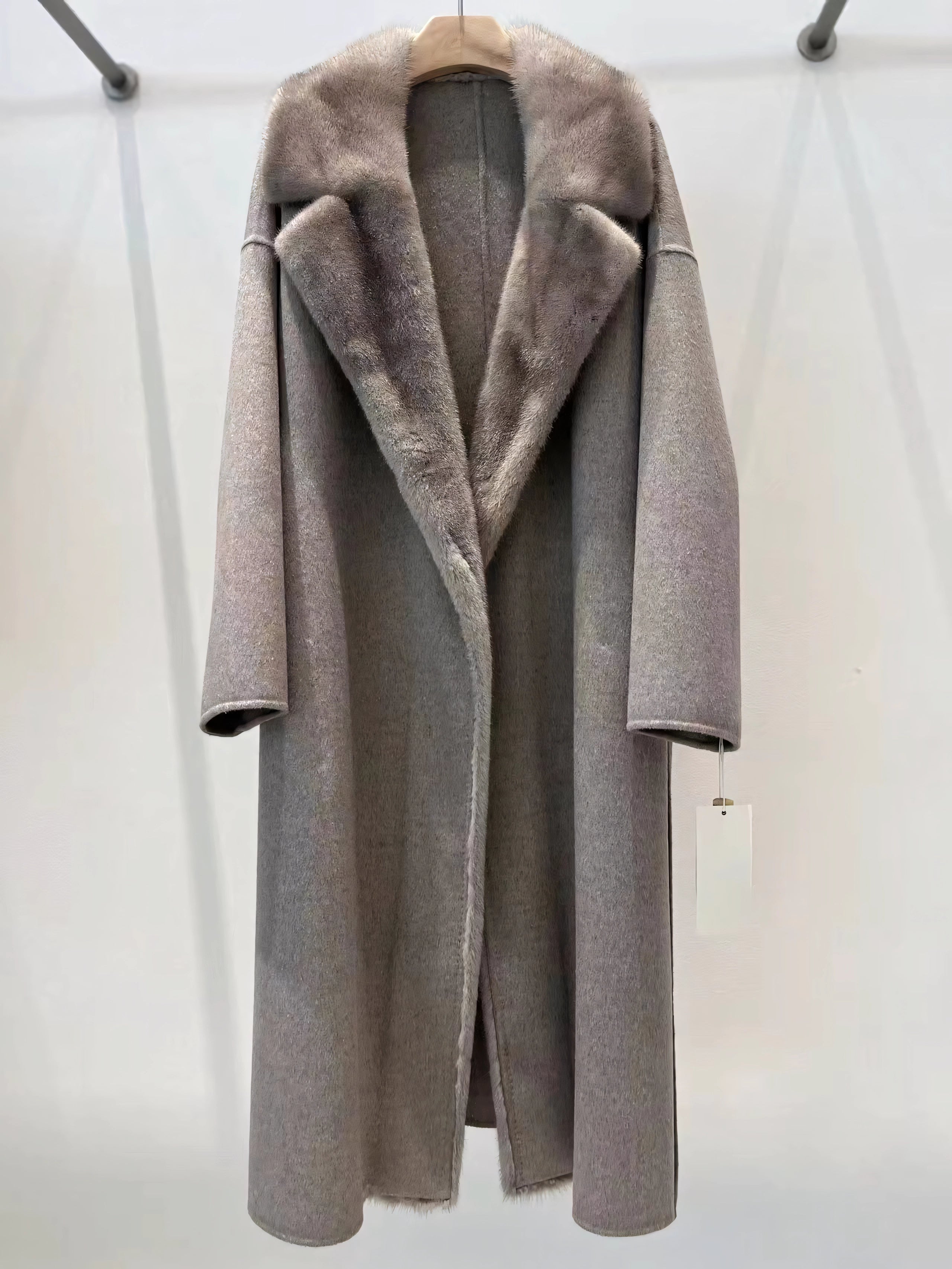 Long wool and silk coat with mink fur